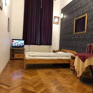 4 2. Apartamento Budapest